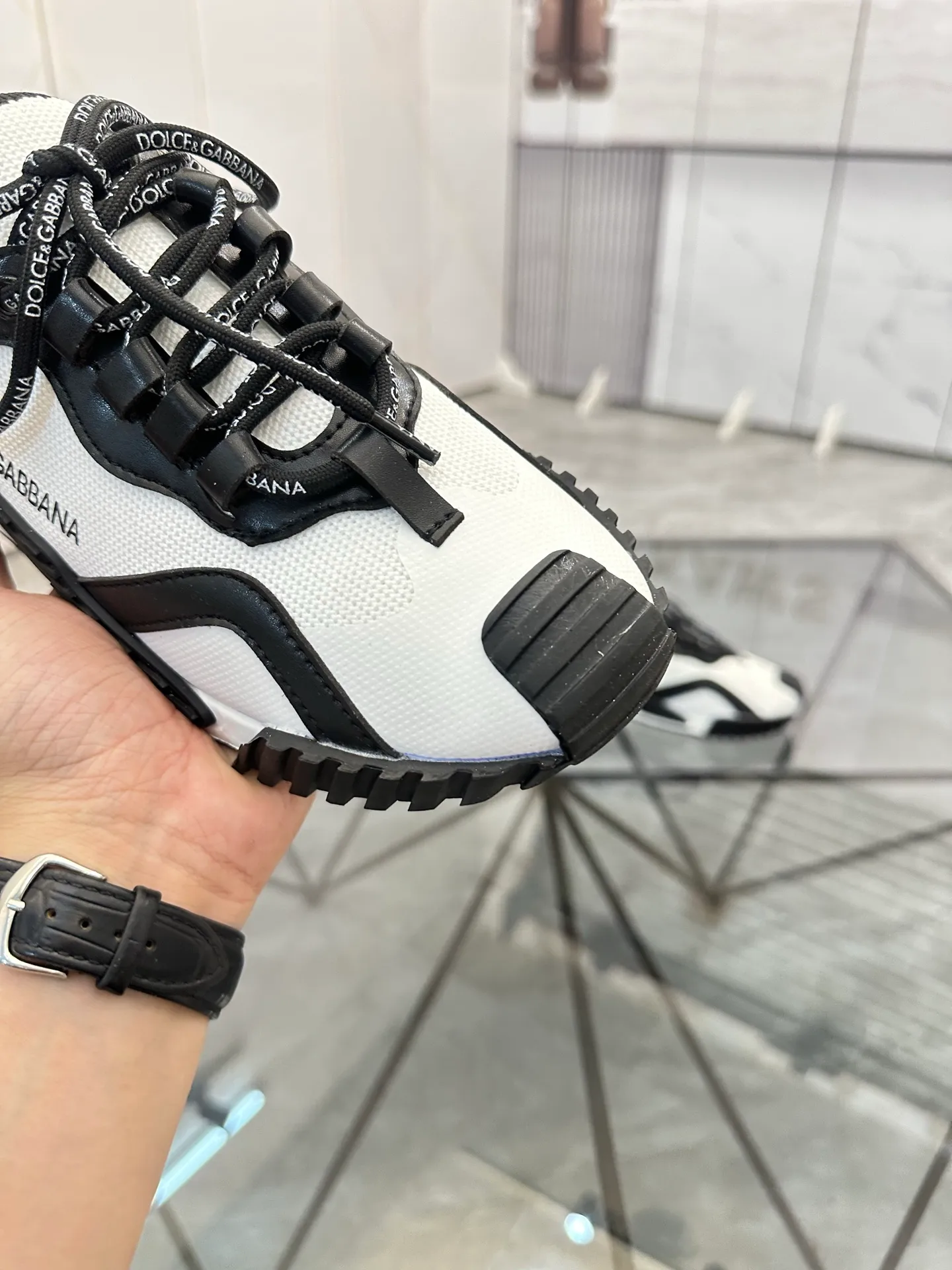Men's shoes: 💰P460¥ Product trademark: DG "Dolce & Gabbana*" low-top sneakers Regular size: 35-44 (can be customized to 45.46.) Couple style Product materials: Upper imported cowhide stitching original material, breathable lining, original outsole. Number: 803